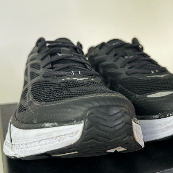 HOKA M CLIFTON 3.  Mens 8.5 PRE OWNED - Picture 3 of 12